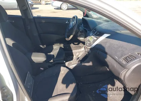 2013 Hyundai Accent Se z USA, uszkodzony, nr VIN KMHCU5AE1DU065099